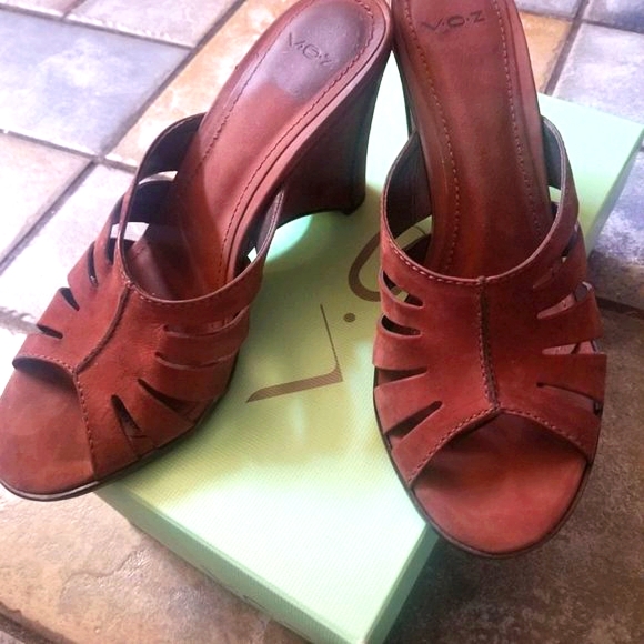 V.O.Z Rich brown suede Wedge Slide. - Picture 3 of 9